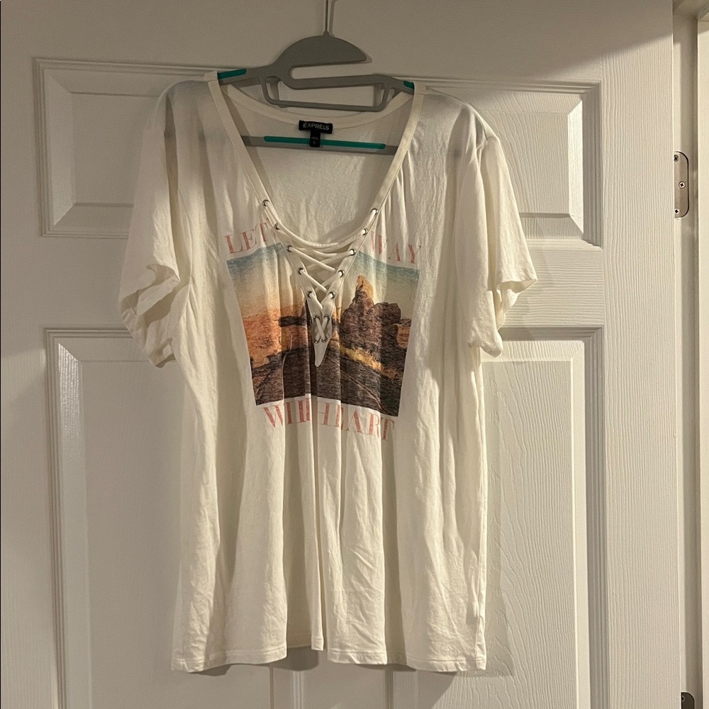 Express cream half lace short sleeve top